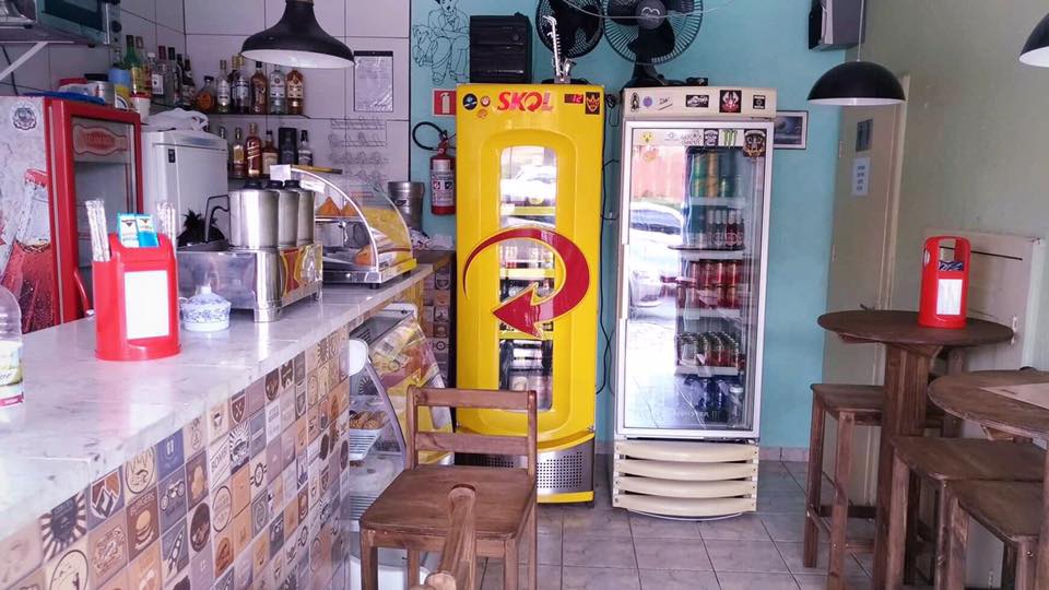 Bar Yabaiya se localiza na Rua Trajano Reis em Curitiba..gastando