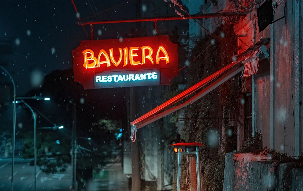 Palacete centenário faz nevar no Centro de Curitiba; magia e sabor