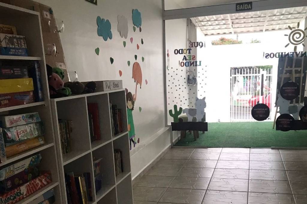 Polícia flagra criança amarrada em cadeira de creche no PR - 09/07/2025 - Cotidiano