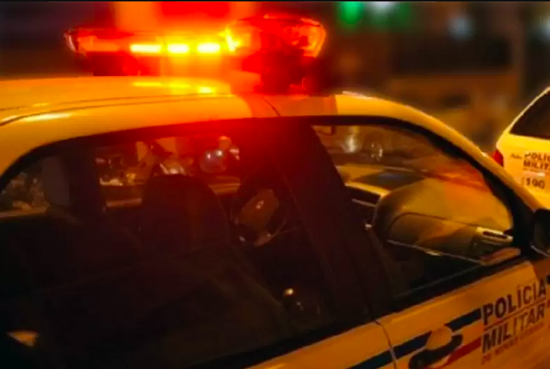 Criança vê sangue escorrendo da parede e polícia encontra casal estrangeiro morto em Curitiba