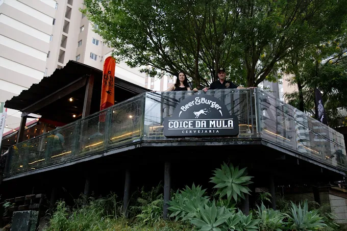 Esquina Gastronômica do Bigorrilho: onde cerveja artesanal, massas italianas e hambúrgueres se encontram em Curitiba 1 Esquina Gastronômica do Bigorrilho
