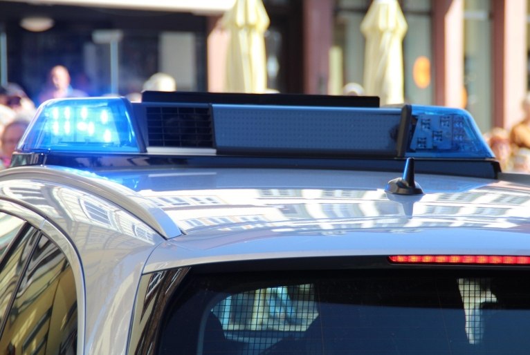 Casal estrangeiro é encontrado morto em apartamento em Curitiba