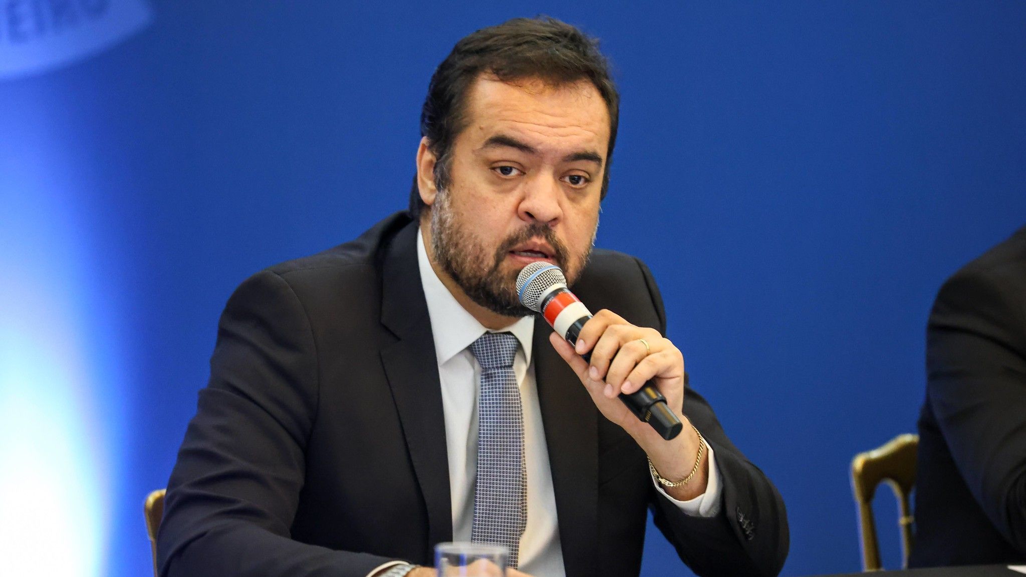 Castro cria grupo de trabalho para avaliar impacto das tarifas no RJ