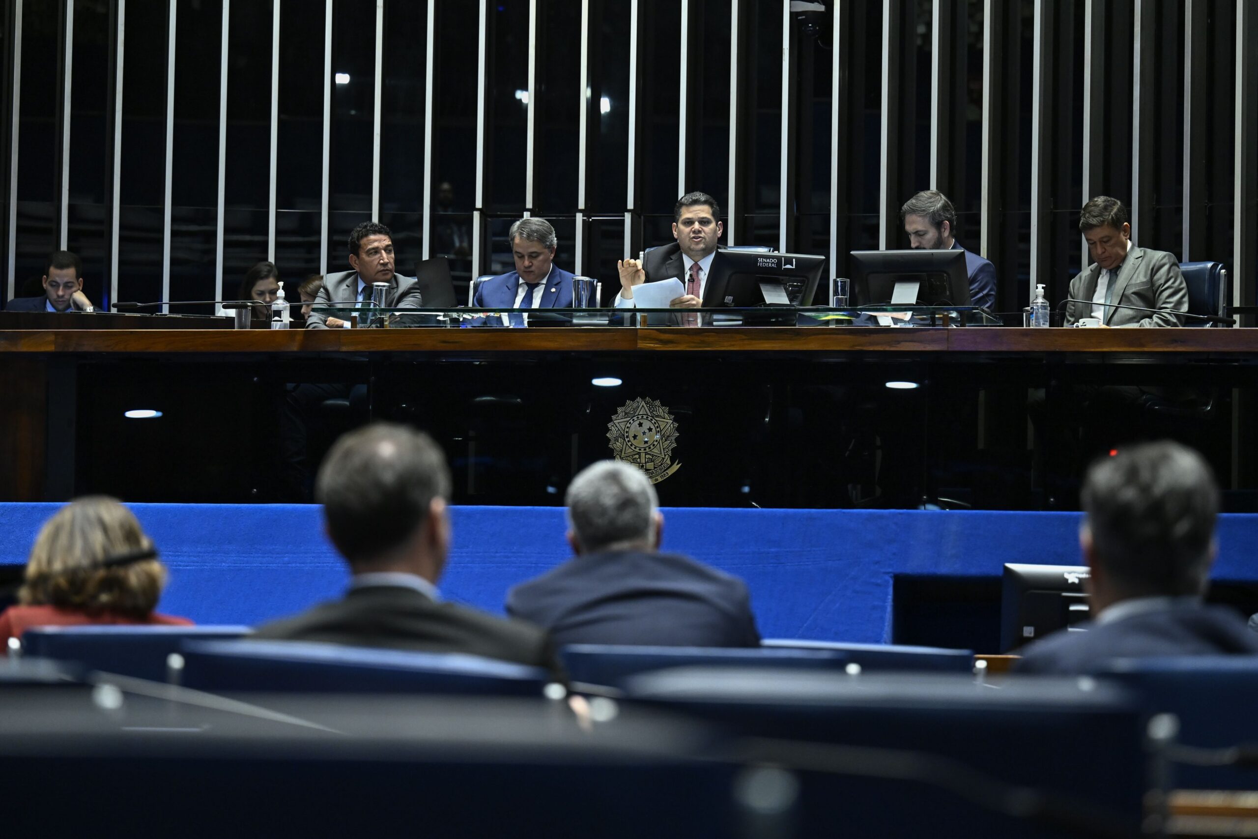 Após briga no palco, SBT anuncia a saída de Felipeh Campos
