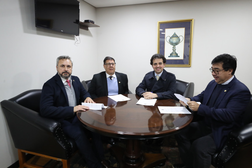 Deputados aprovam dois projetos relevantes para o setor produtivo do Paraná.