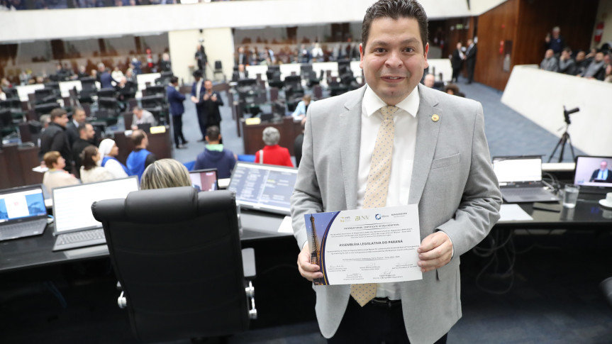 A Moção de Reconhecimento foi entregue pelo deputado Gugu Bueno (PSD) durante a III Missão CR Connection.
