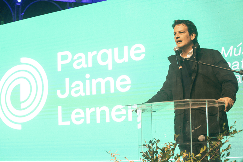 Pimentel anuncia que Curitiba terá escultura de Jaime Lerner na Rua XV