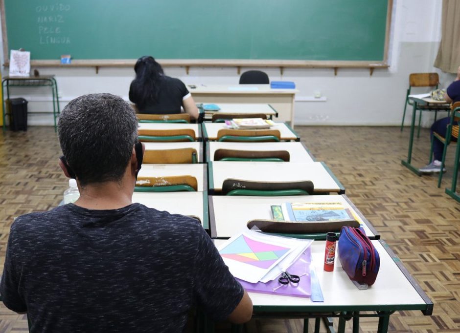 Matrículas abertas para Educação de Jovens Adultos em São José dos Pinhais