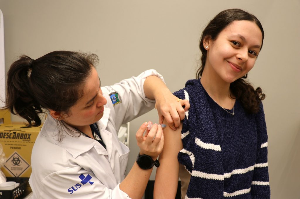 Imagem sobre vacinação contra a dengue