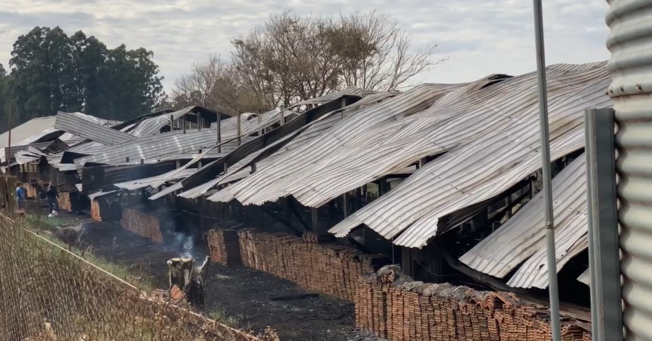 Incêndio em aviário no Paraná