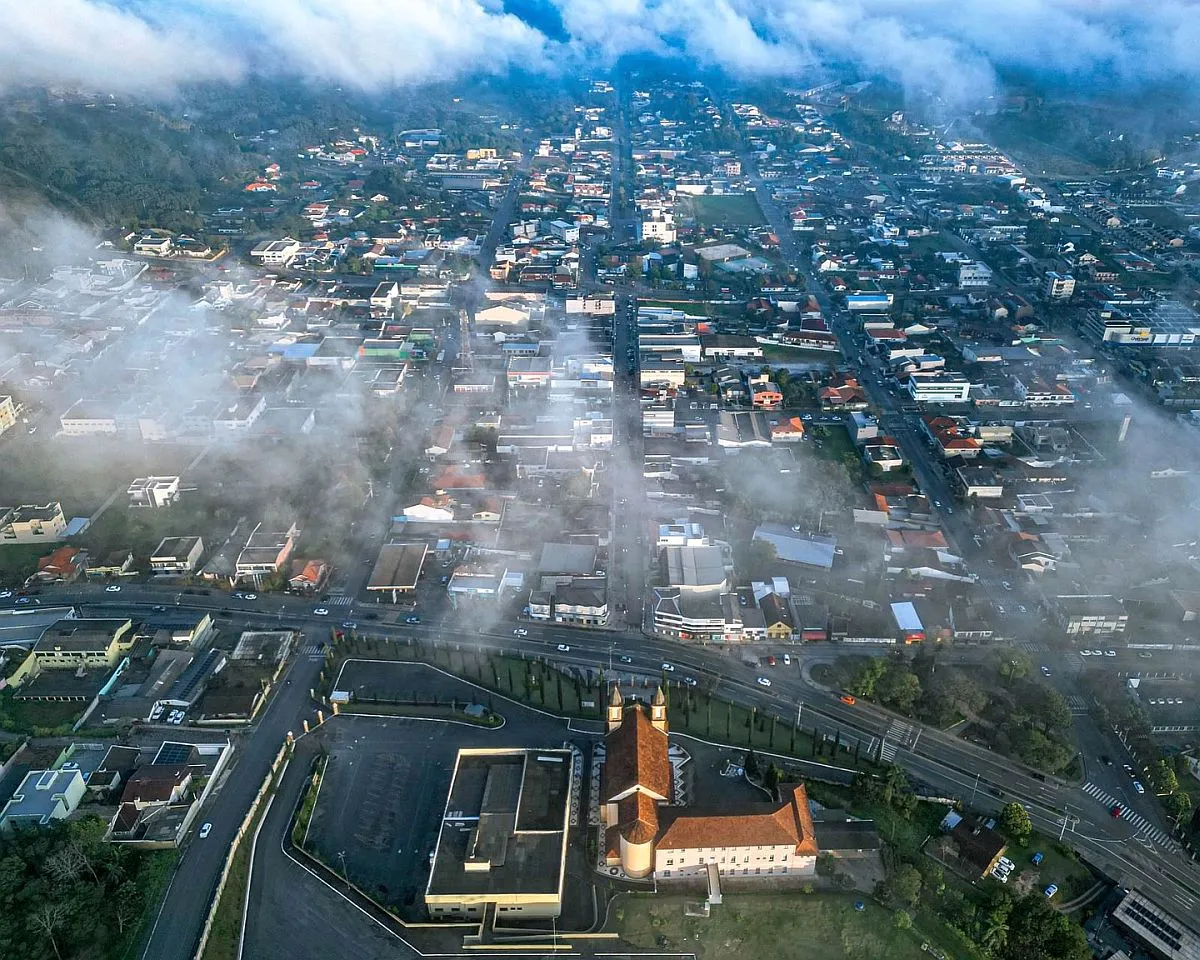 Previsão do tempo em Colombo para segunda, 07 de julho de 2025