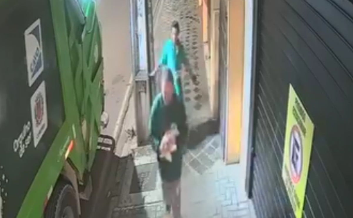 Coelho perdido é resgatado por garis e ganha novo lar em Curitiba