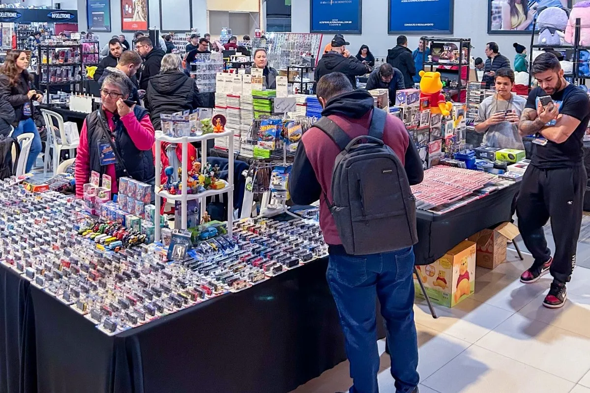 Curitiba tem feira de colecionadores e Campeonato de Pokémon