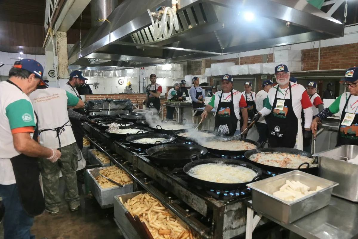 Curitiba tem Festa do Frango, Polenta e Vinho nesse fim de semana