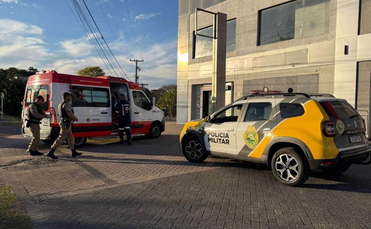 Homem é agredido com bloco de concreto na cabeça em Curitiba
