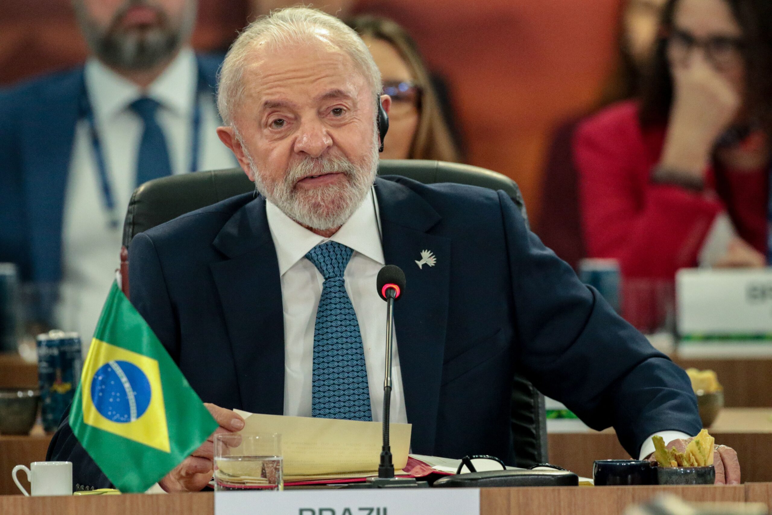 Boulos aciona PGR por suposta ajuda de Tarcísio à fuga de Bolsonaro
