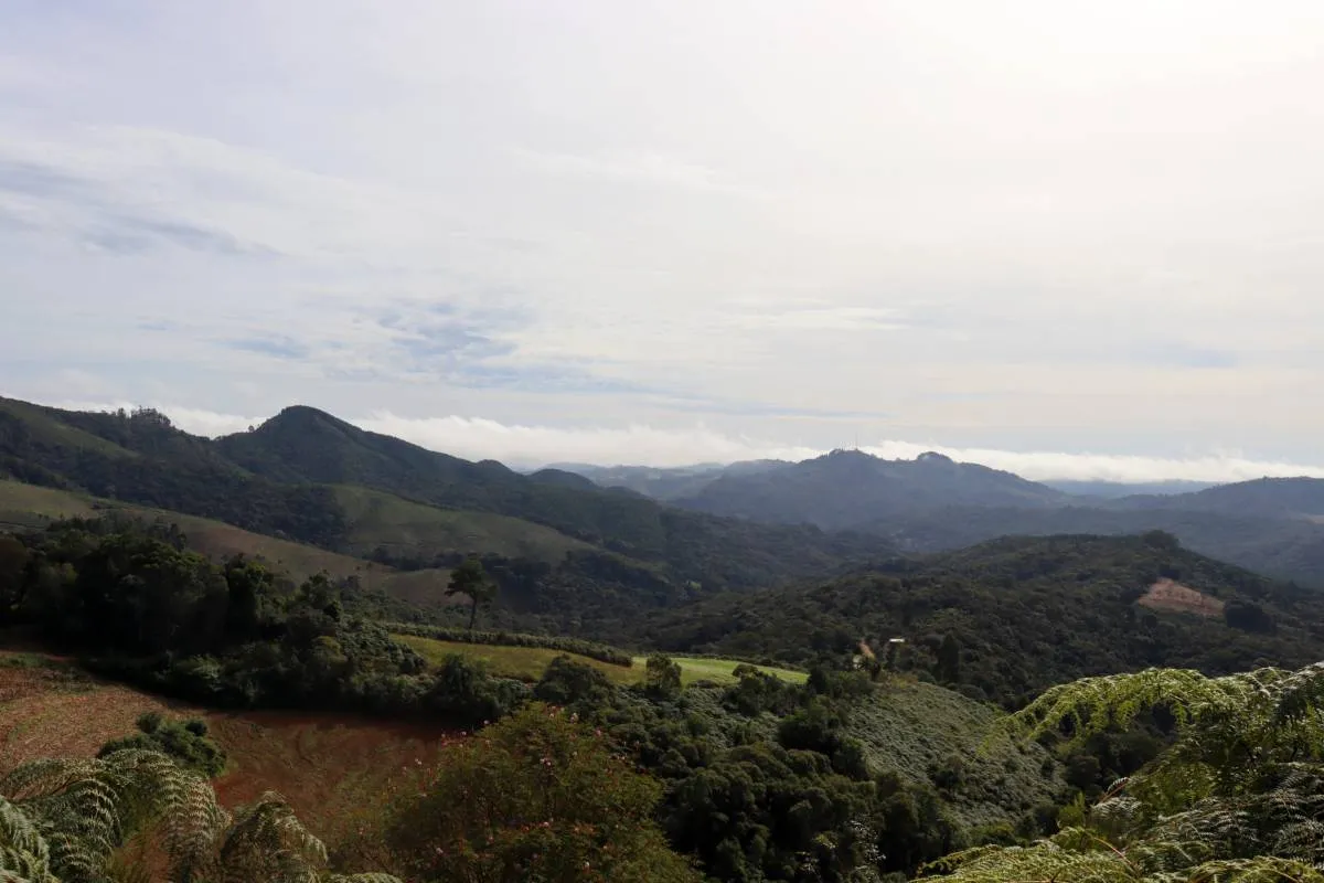trilha leve, visual incrível e aventura perto de Curitiba