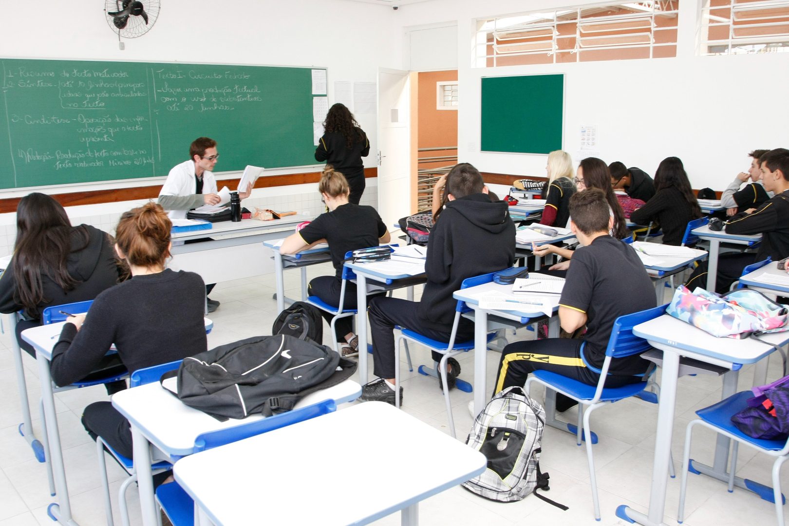 Classificados no PSS da educação em Curitiba devem entregar documentos