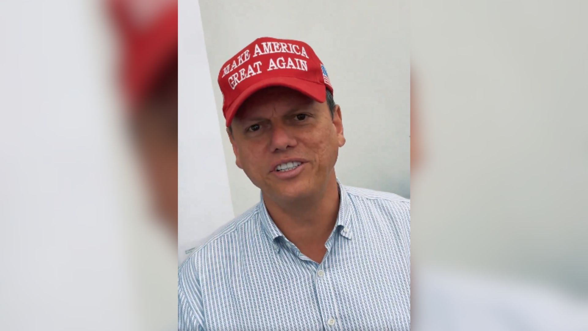 Bolsonaro avalia acionar Casa Branca contra tarifaço de Trump