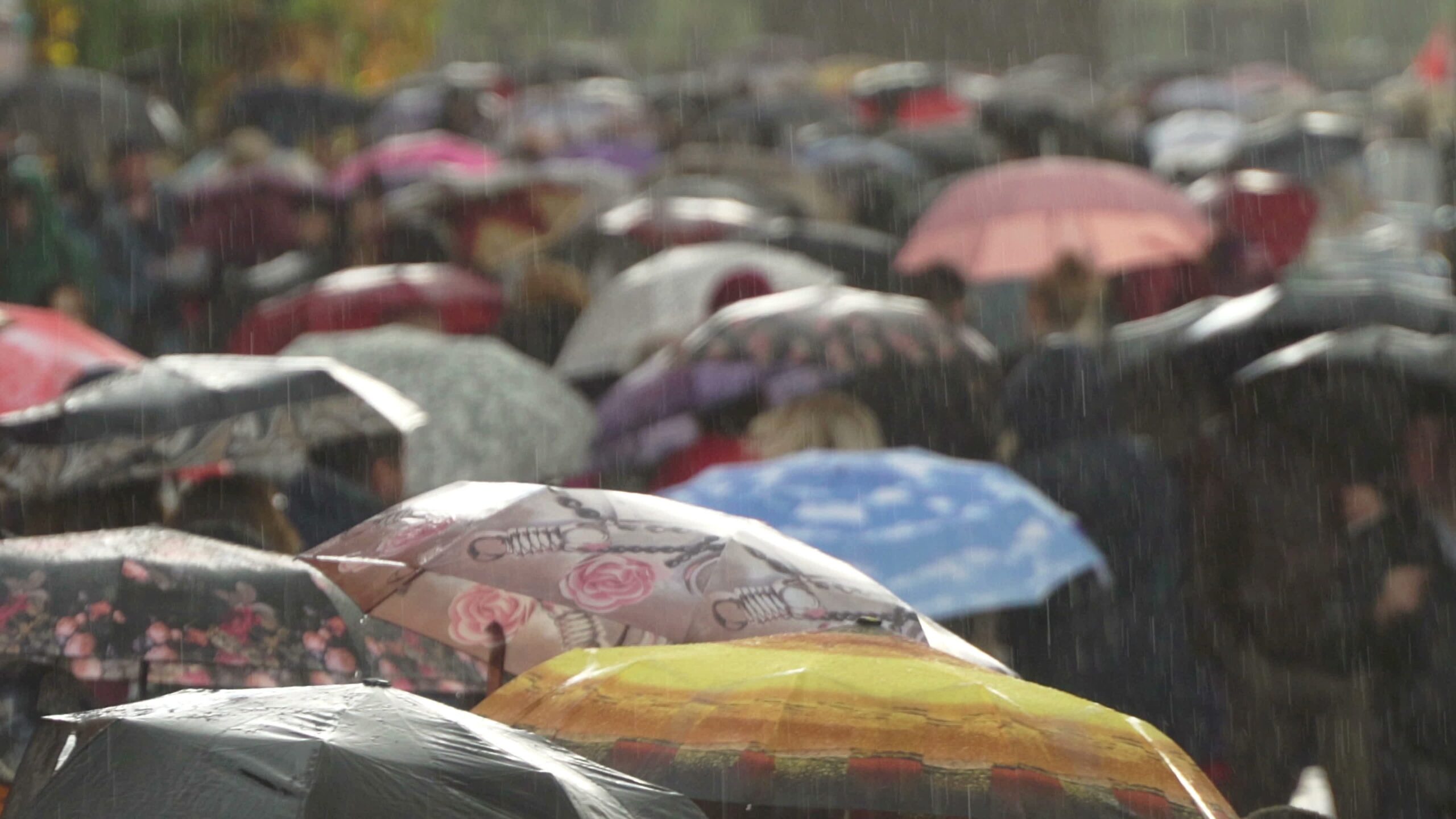 Curitiba deve ter um dia com muitas nuvens nesta quinta-feira (03)