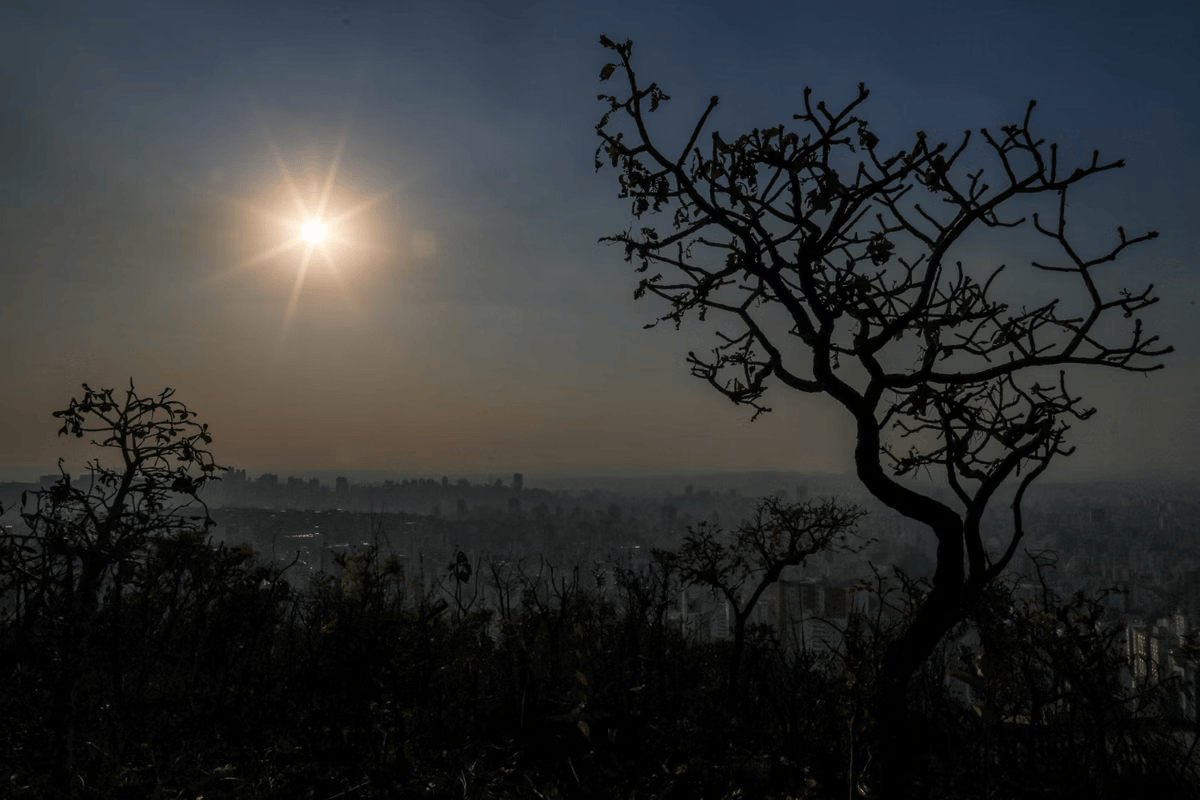 Curitiba deve ter um dia com sol entre poucas nuvens neste sábado (05)