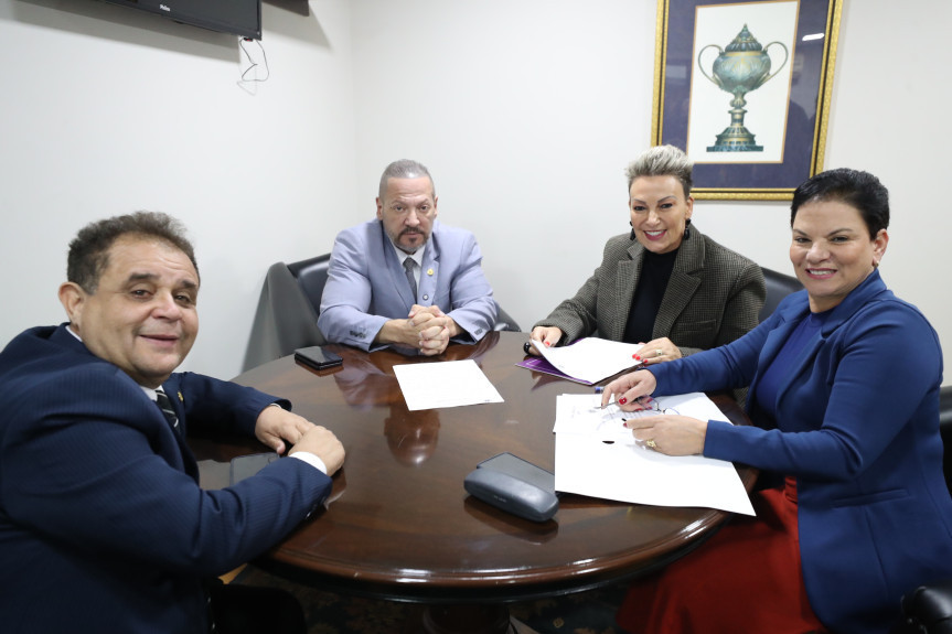 Grupo de trabalho votou favoravelmente no projeto que reconhece Curitiba como Capital do Turismo Ferroviário.