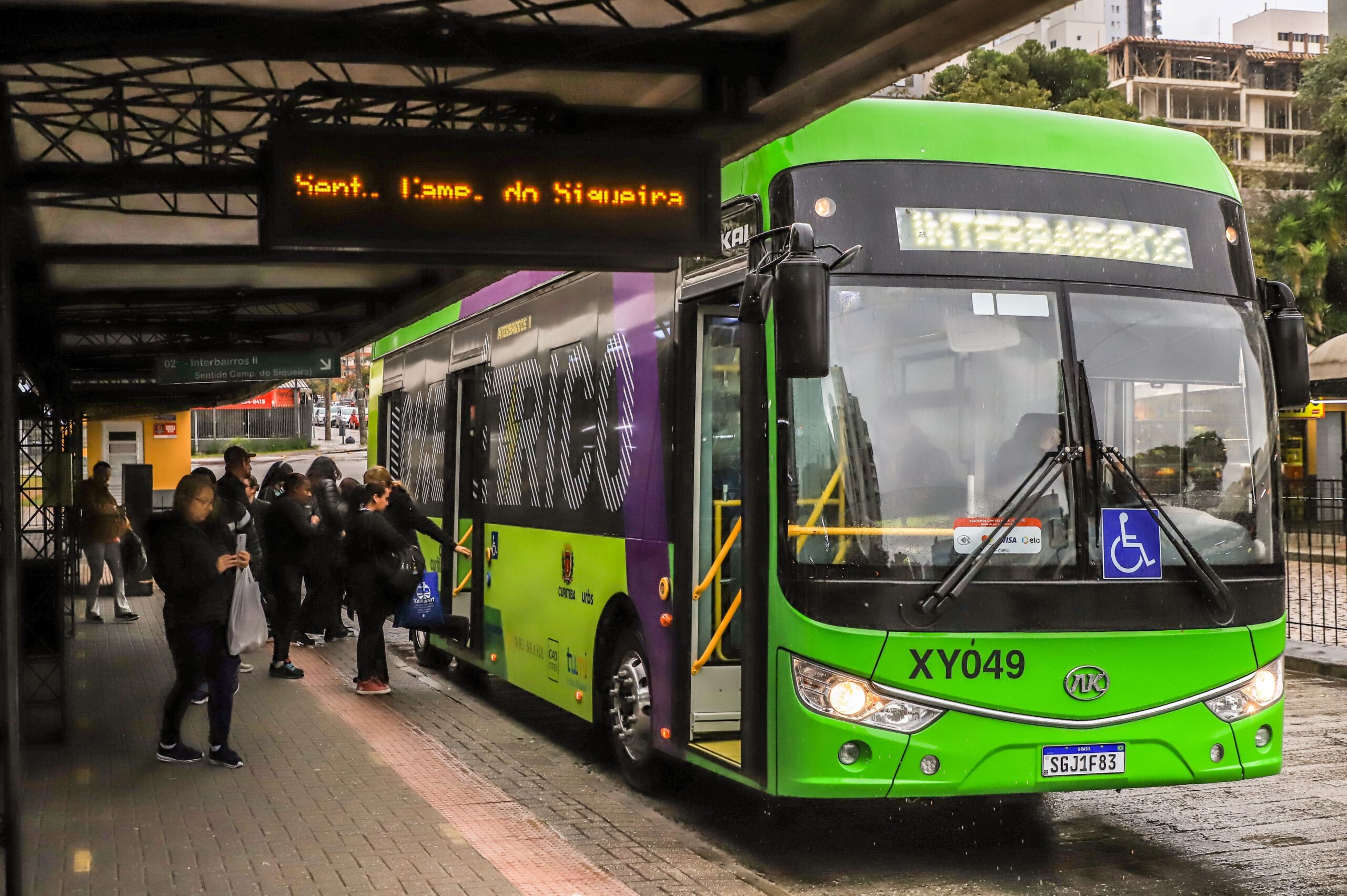 Passagem de ônibus em Curitiba ficará em R$ 6 até 2027; entenda
