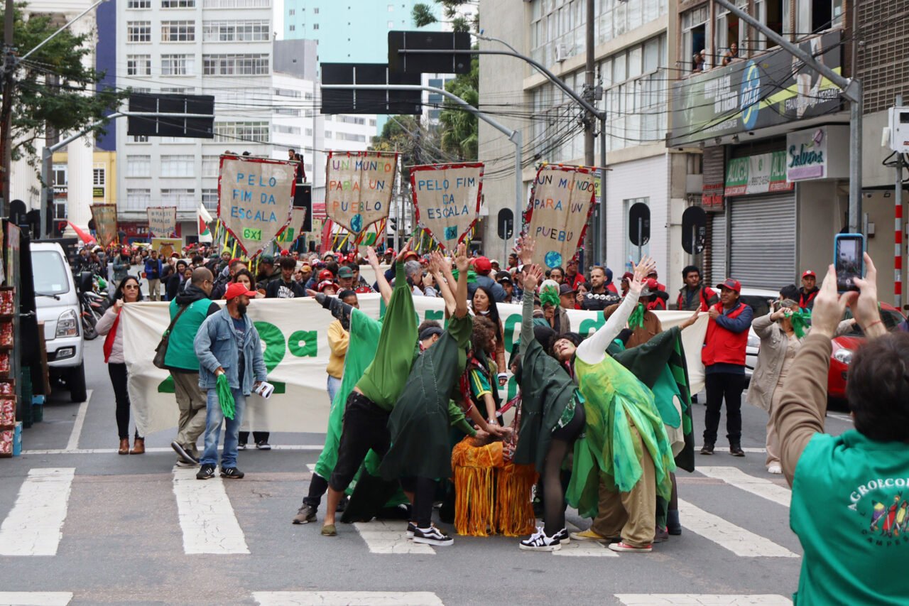 Marcha abre 22ª edição da Jornada de Agroecologia em Curitiba
