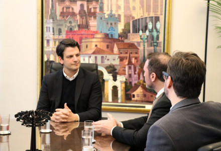 Presidente e 1º Vice-Presidente da APMP cumprem agenda com o Prefeito de Curitiba - Notícias