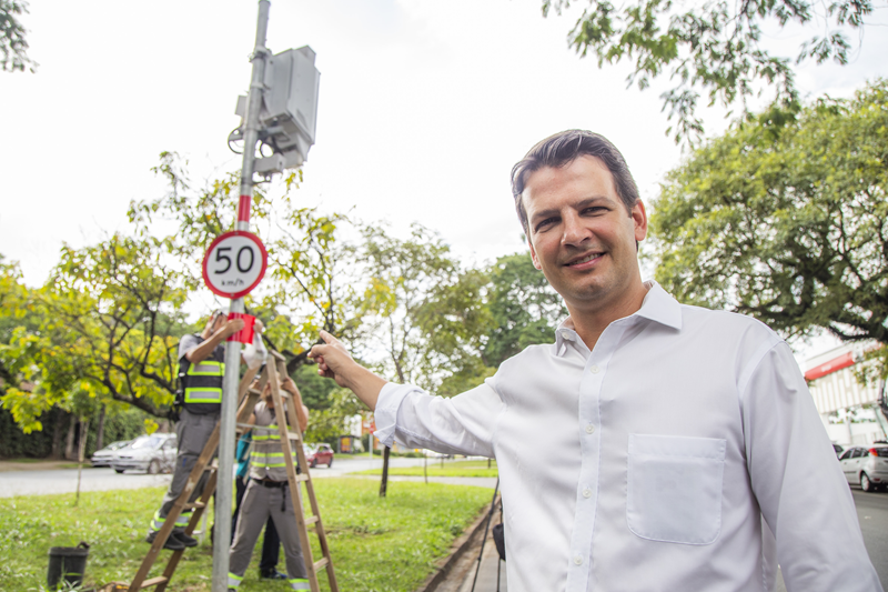 Trânsito: Curitiba reforça sinalização e reduz multas - PSD