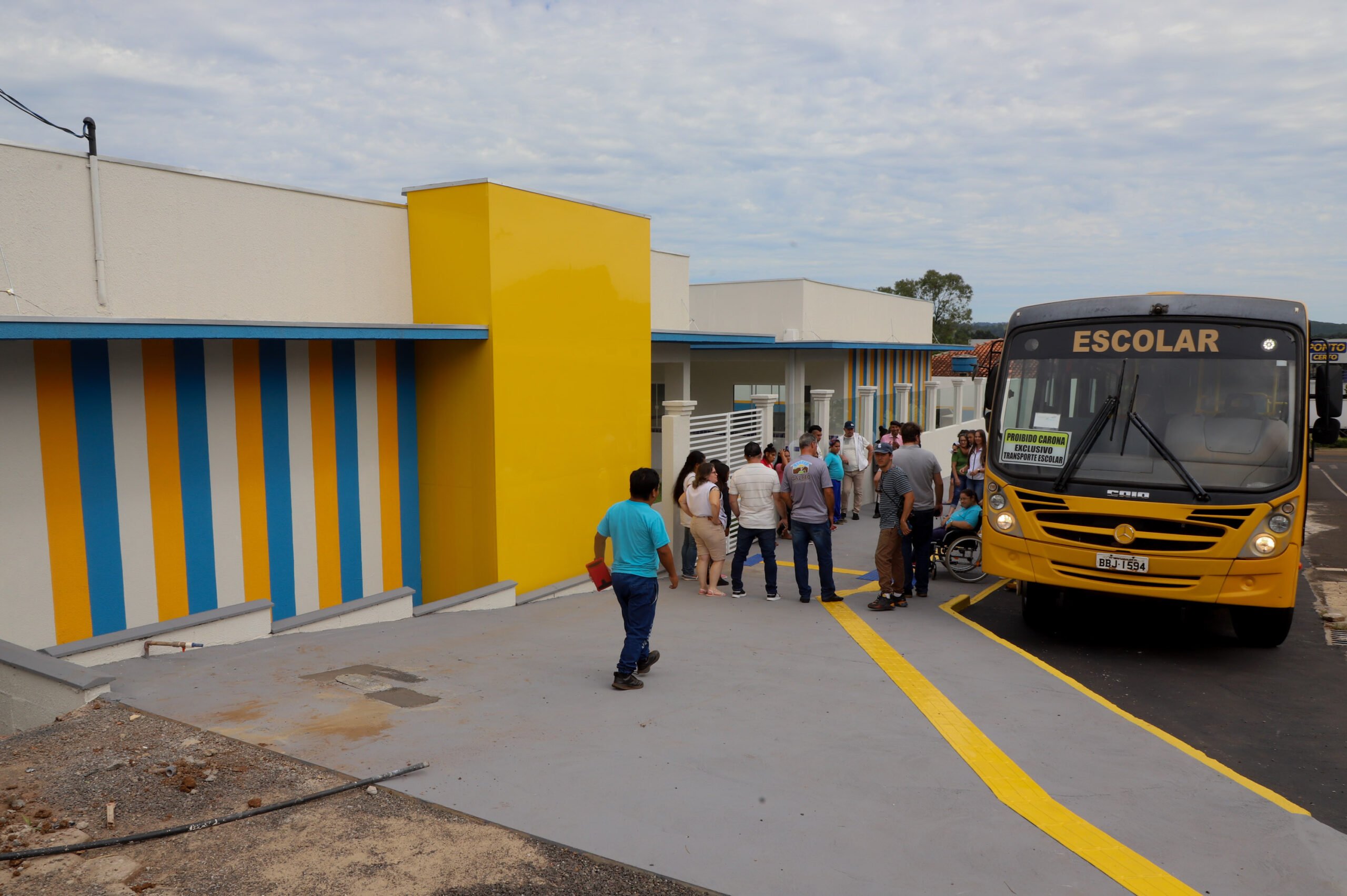 Pais, alunos e escolas marcam passeata em Curitiba em defesa do ensino especializado