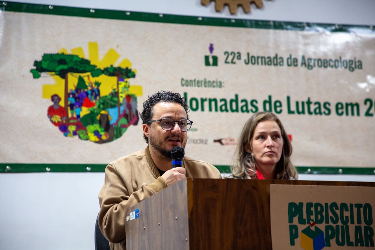 Jornada de Agroecologia em Curitiba promove plebiscito por fim da escala 6x1 e taxação de ricos