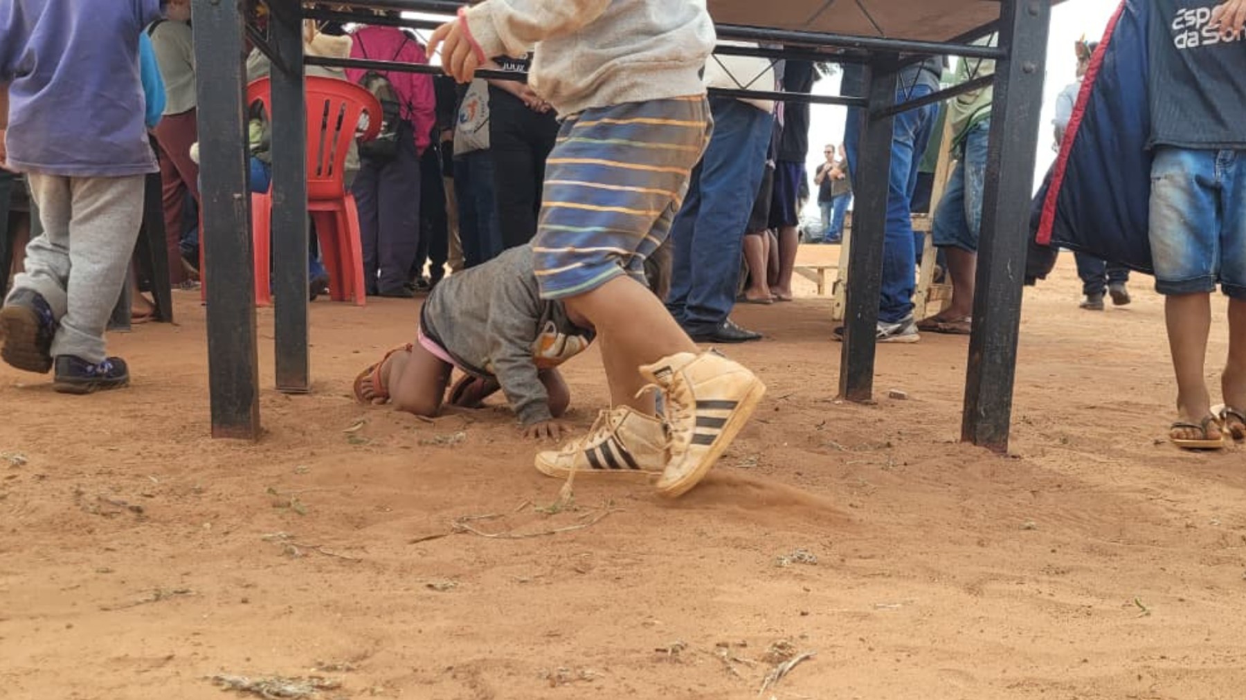 Após jovem ser decapitado em aldeia no PR, crianças indígenas param de ir à  escola