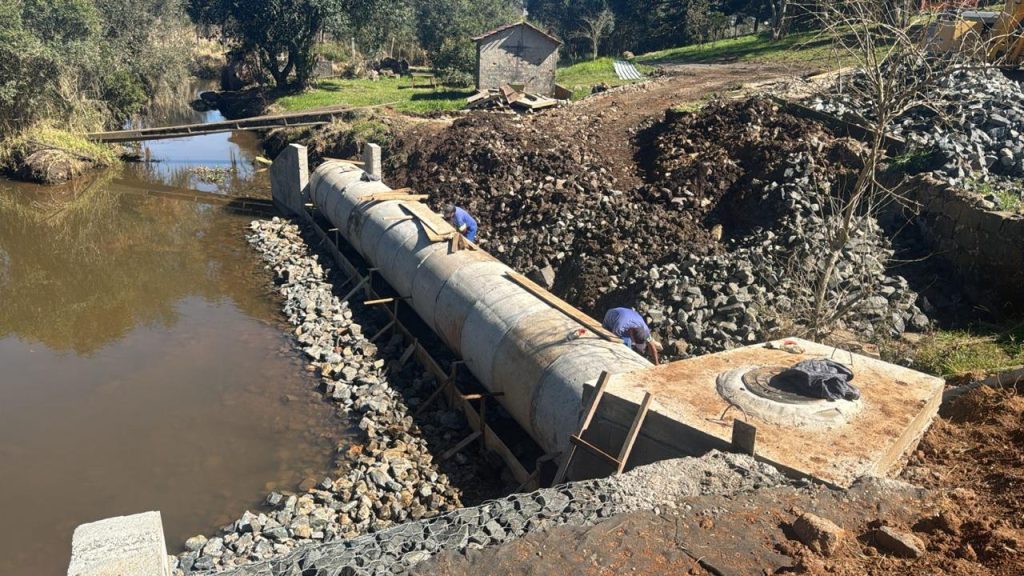 Obras no vertedouro da Lagoa do Pedon, no Guatupê, alcançam 70% de conclusão