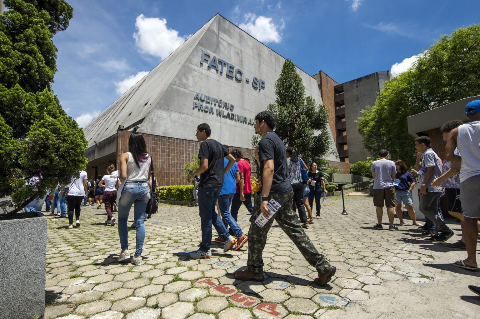 Sargento mata esposa e filha em SP; vítimas foram encontradas abraçadas