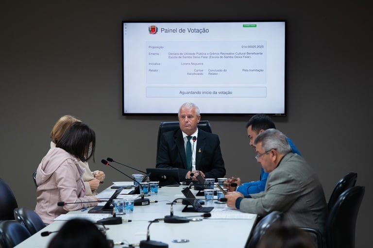 Vereadores já podem votar projeto que proíbe fumar em parquinhos de Curitiba