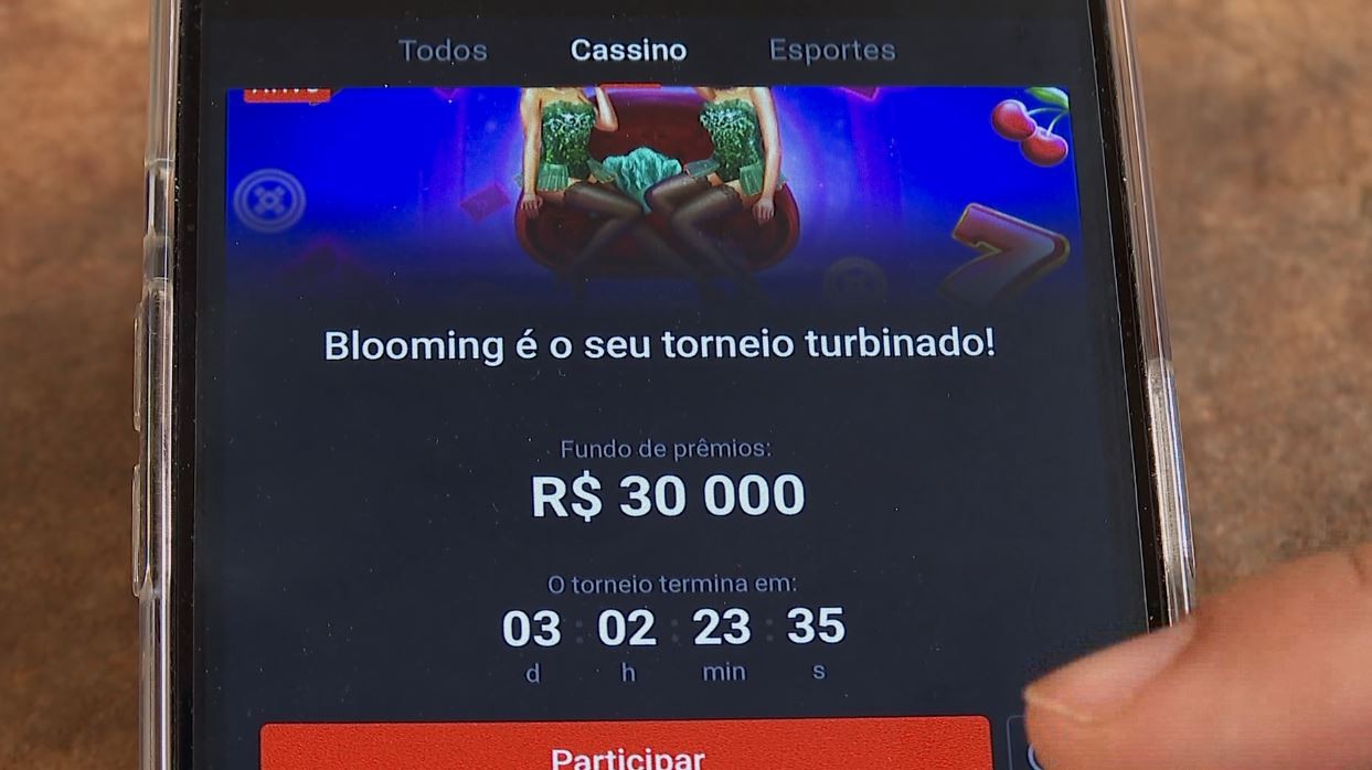Quase 30% dos paranaenses fizeram apostas online em 2025: ‘Tive que vender a casa para pagar dívida do jogo’