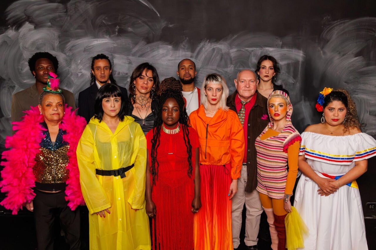 “Multidão” estreia com elenco de não atores em Curitiba