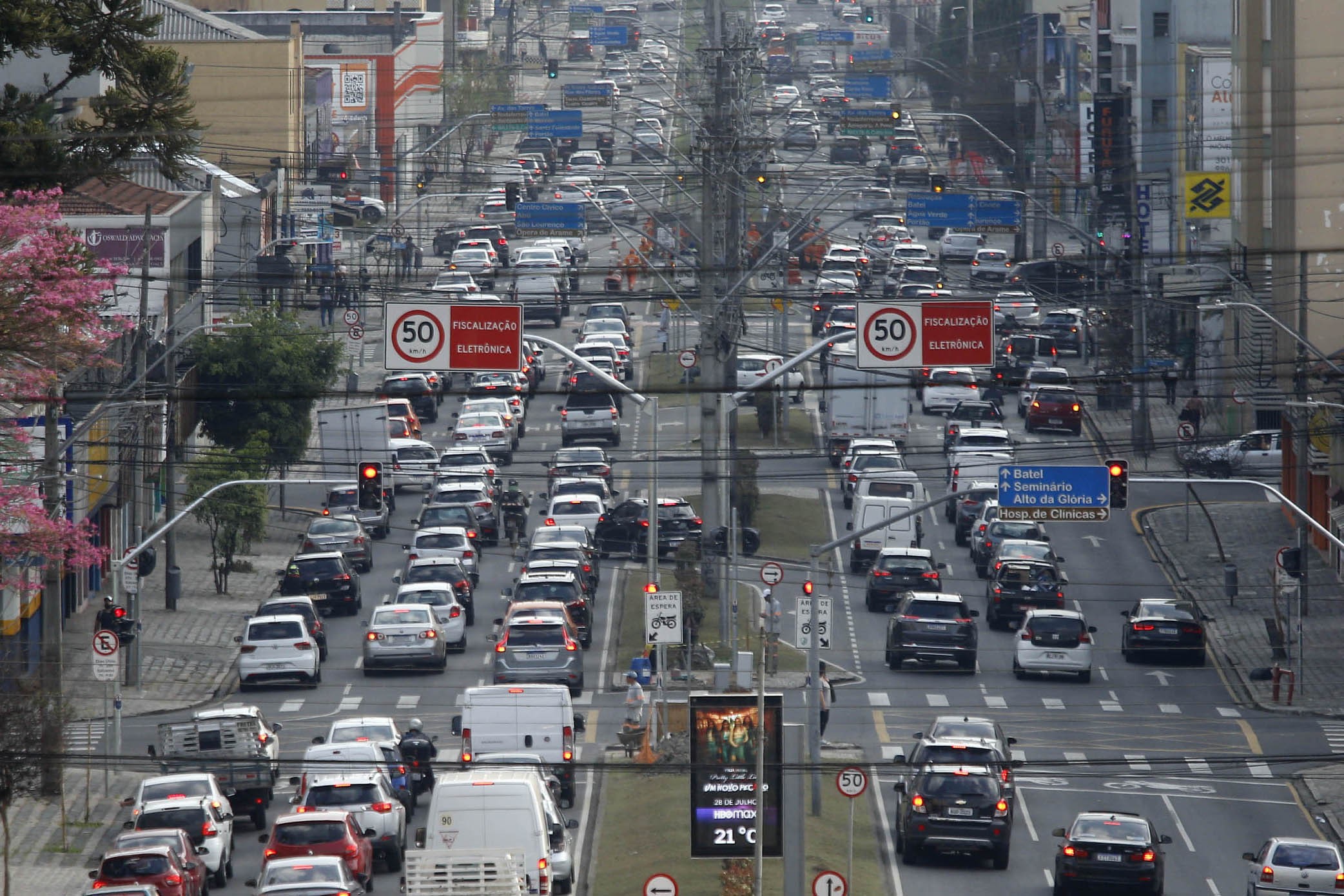 Prazo para pagar licenciamento de veículos no Paraná começa nesta sexta (15); veja datas
