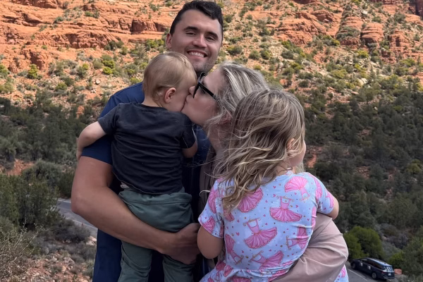 Suspeito de matar Charlie Kirk é acusado e pode pegar pena de morte