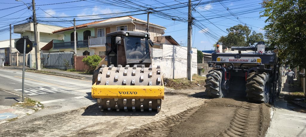 Bairro Parque da Fonte recebe 1 km de pavimentação com tecnologia sustentável de reciclagem de asfalto