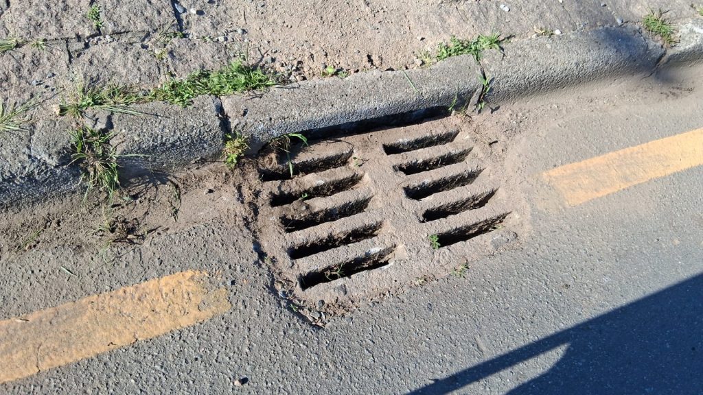 Prefeitura de São José dos Pinhais intensifica limpeza e instala novos bueiros nos bairros