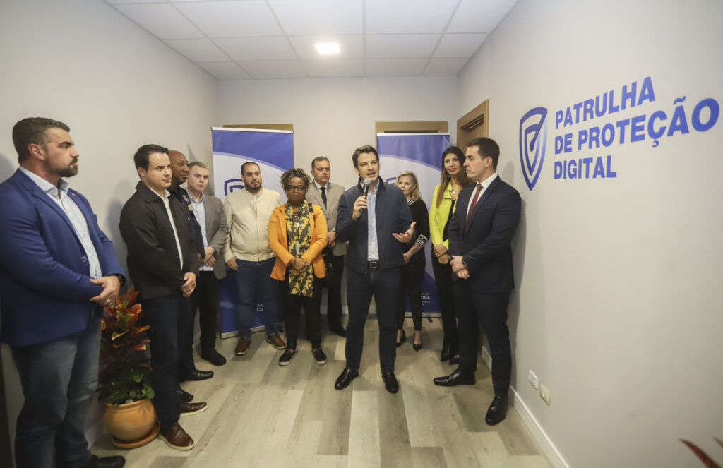 Eduardo Pimentel lança Patrulha de Proteção Digital, primeira do país a combater crimes virtuais contra crianças e adolescentes 1 00524640 Eduardo Pimentel lança Patrulha de Proteção Digital, primeira do país a combater crimes virtuais contra crianças e adolescentes