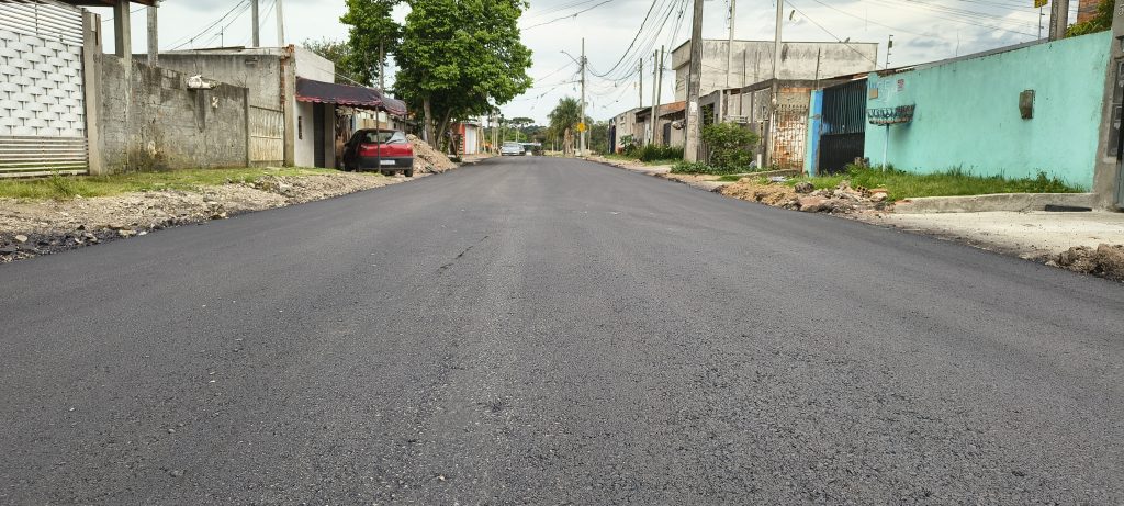 Pavimentação melhora acesso e mobilidade na Rua Guarani, no bairro Cristal, em São José dos Pinhais