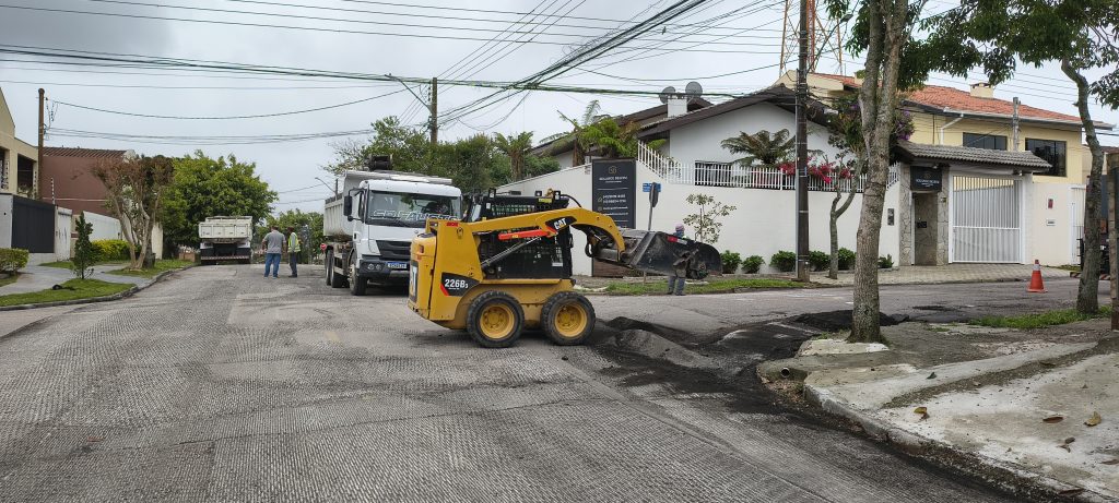 Novo asfalto beneficia moradores dos bairros Aristocrata e São Domingos, em São José dos Pinhais