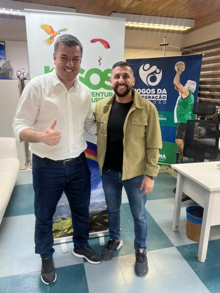 Governo do Paraná confirma apoio institucional à Maratona Internacional do Paraná 1 Tiago Campos diretor de inovacao da Secretaria Estadual do Esporte e Marcos Pinheiro diretor da Sportion empresa responsavel 1 1 Governo do Paraná confirma apoio institucional à Maratona Internacional do Paraná