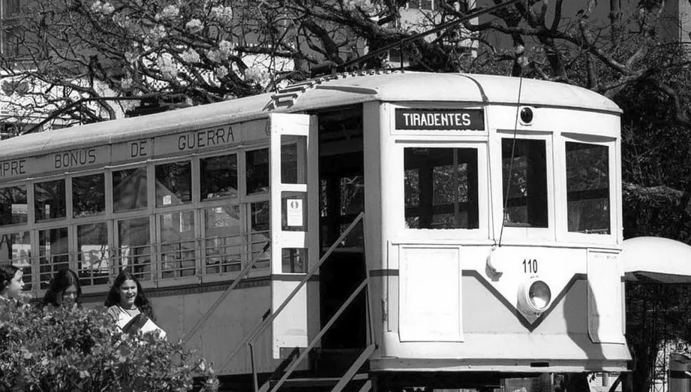 As curiosidades mais incríveis sobre Curitiba que até curitibano esquece 1 bonde divpref 970x550 1 As curiosidades mais incríveis sobre Curitiba que até curitibano esquece
