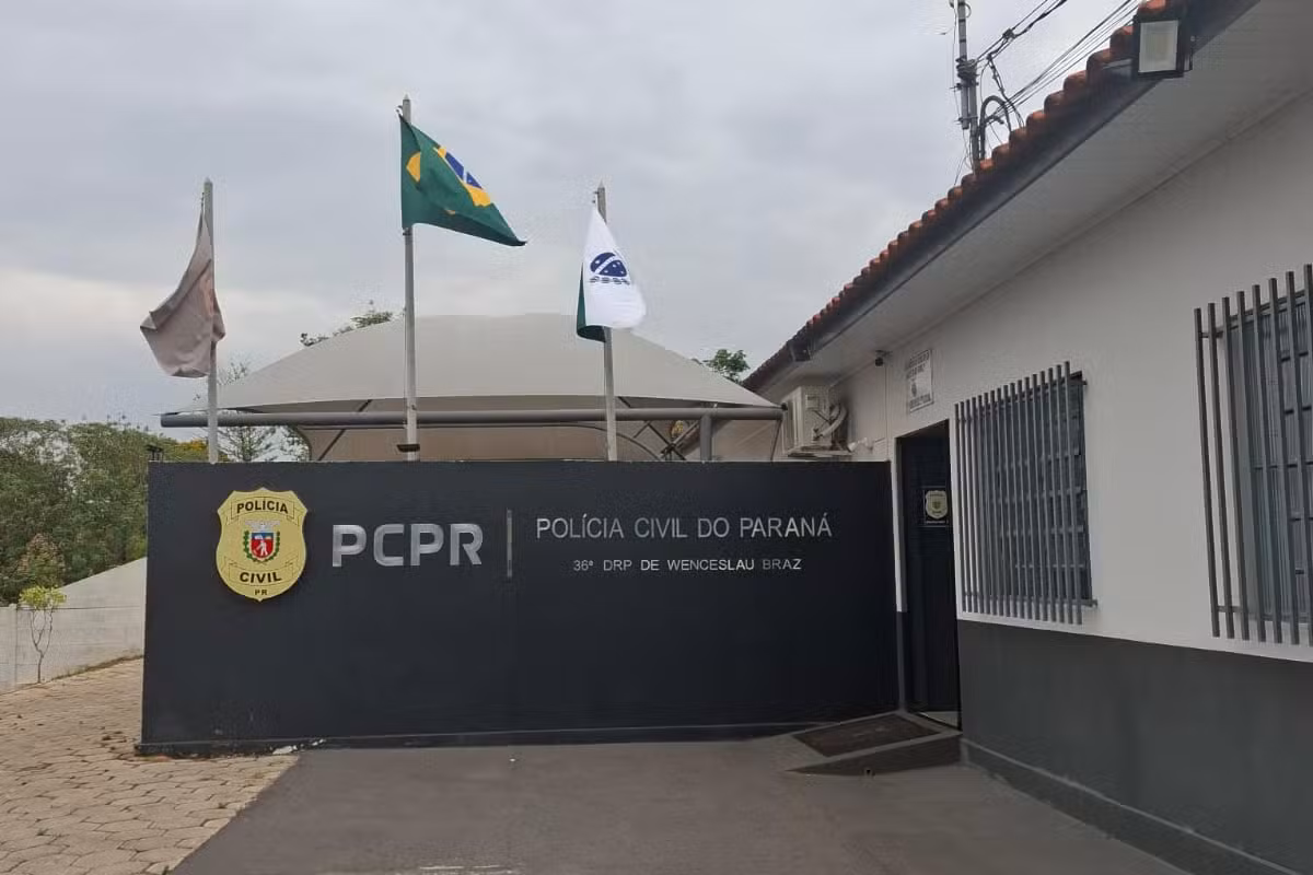 Pai é preso por violência doméstica e por impedir consultas médicas dos filhos no Paraná; mãe e três crianças foram resgatadas