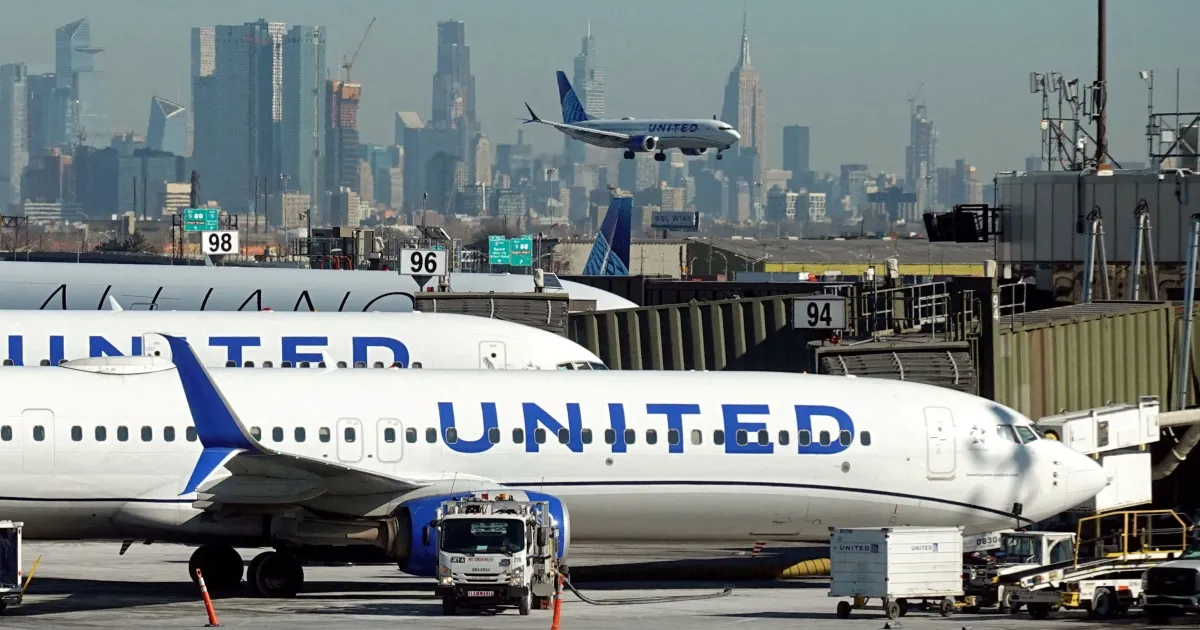 Companhias aéreas dos EUA se preparam para terceiro dia de corte de voos