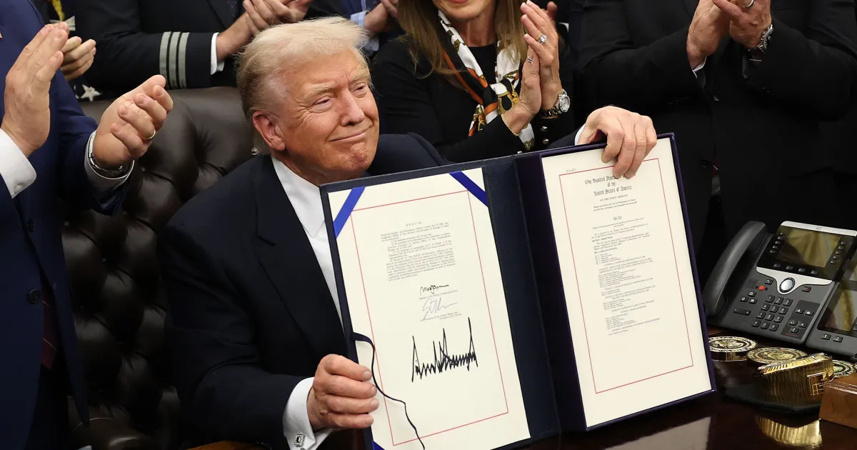 Trump sanciona projeto que encerra shutdown mais longo da história dos EUA